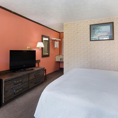 Americas Best Value Inn Wytheville Buitenkant foto