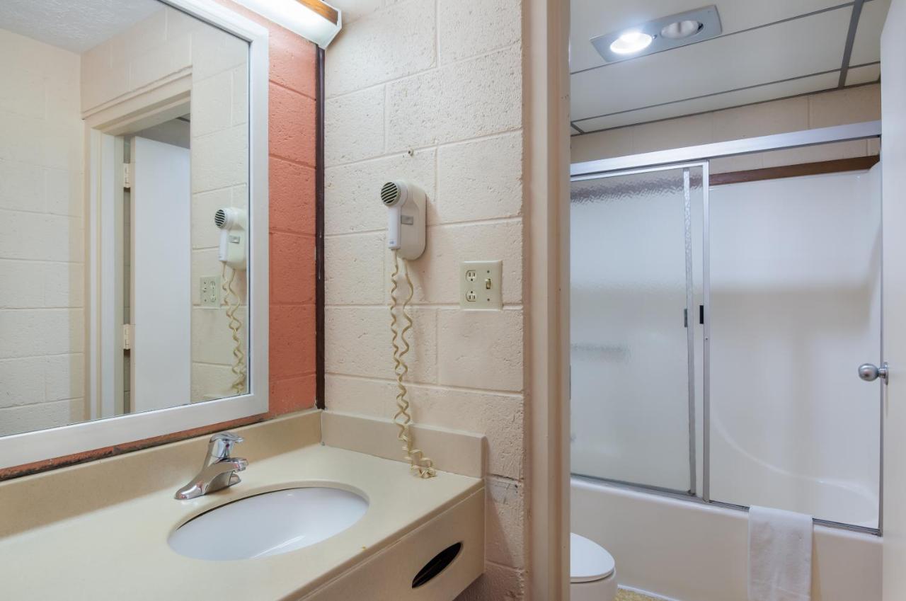 Americas Best Value Inn Wytheville Buitenkant foto
