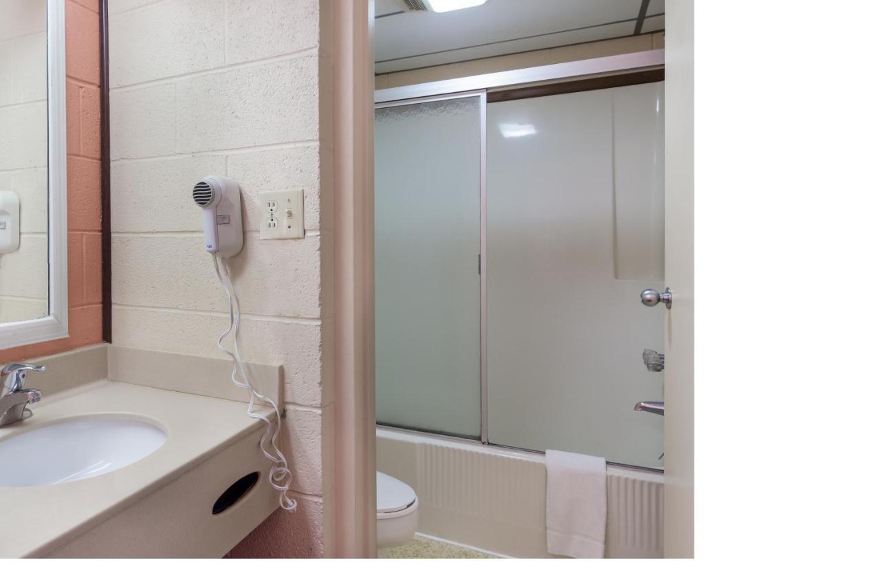 Americas Best Value Inn Wytheville Buitenkant foto