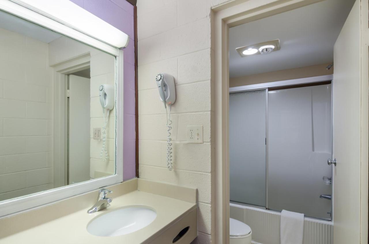 Americas Best Value Inn Wytheville Buitenkant foto